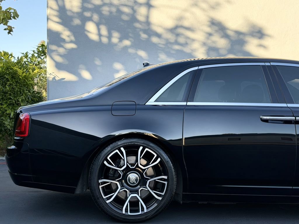 Used 2017 Rolls-Royce Ghost image 4