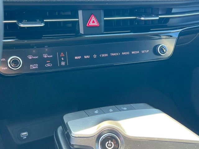 Certified 2024 Kia EV6 Light AWD/4WD image 20
