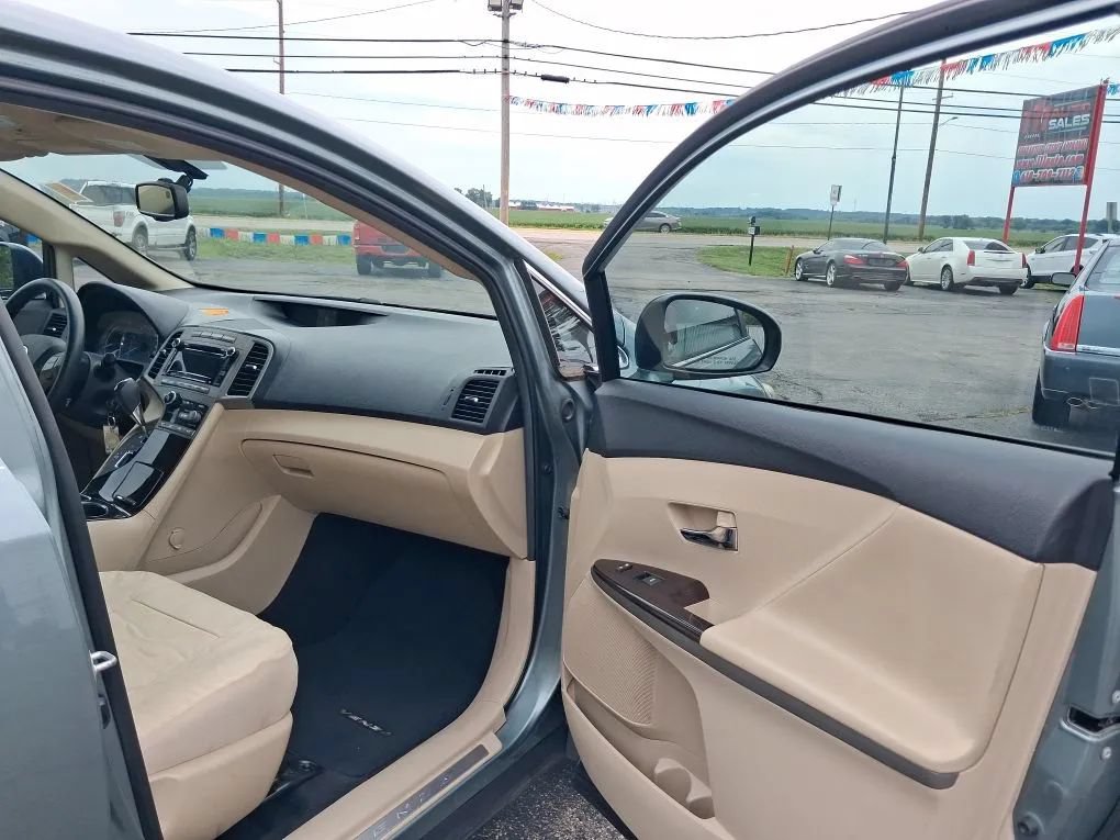 Used 2012 Toyota Venza LE w/ LE Convenience Pkg FWD image 21