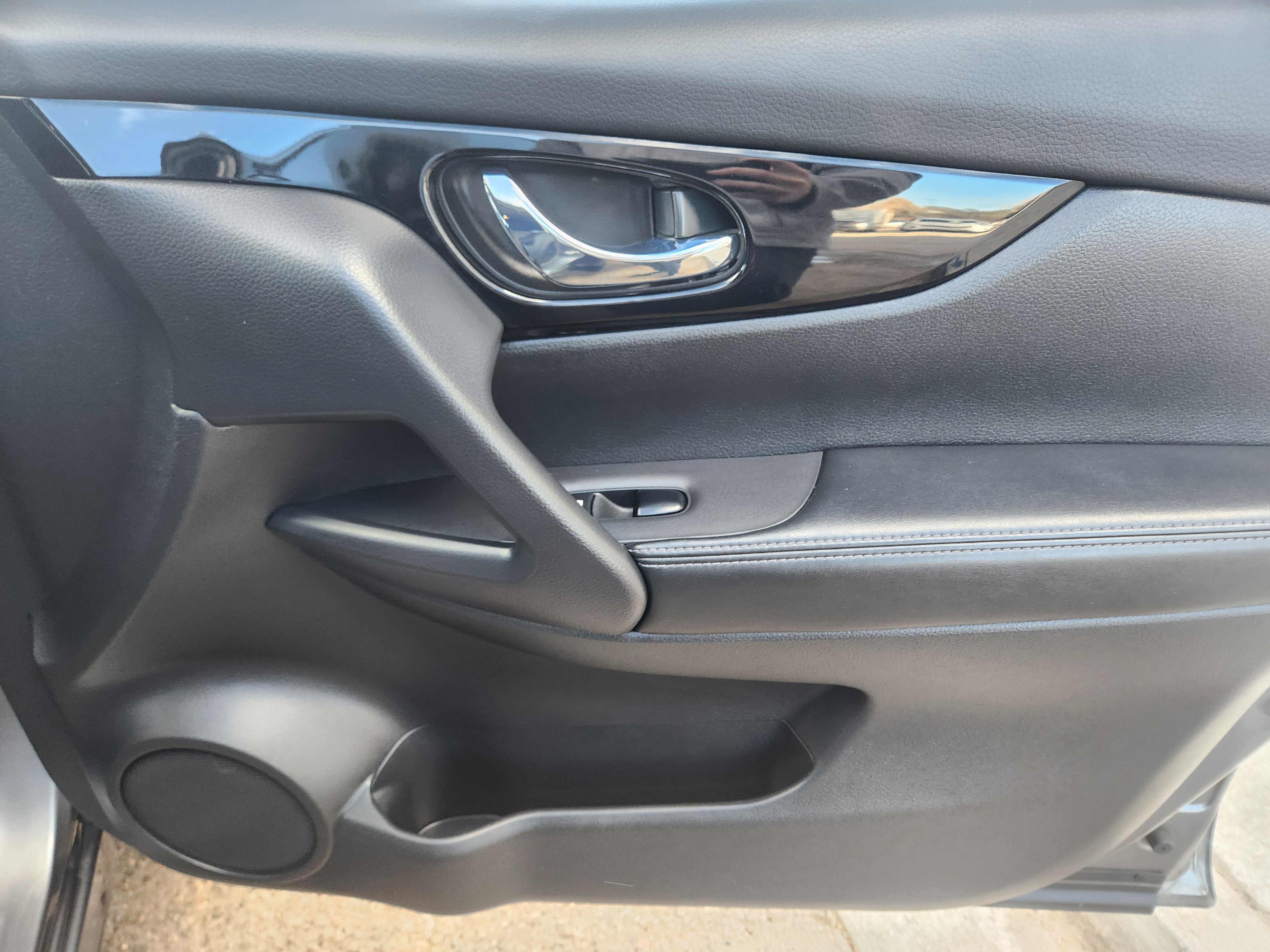 Used 2019 Nissan Rogue Sport SV w/ All-Weather Package image 14