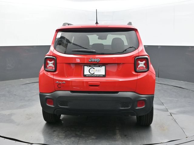 Used 2023 Jeep Renegade Latitude w/ Premium Group AWD/4WD image 5