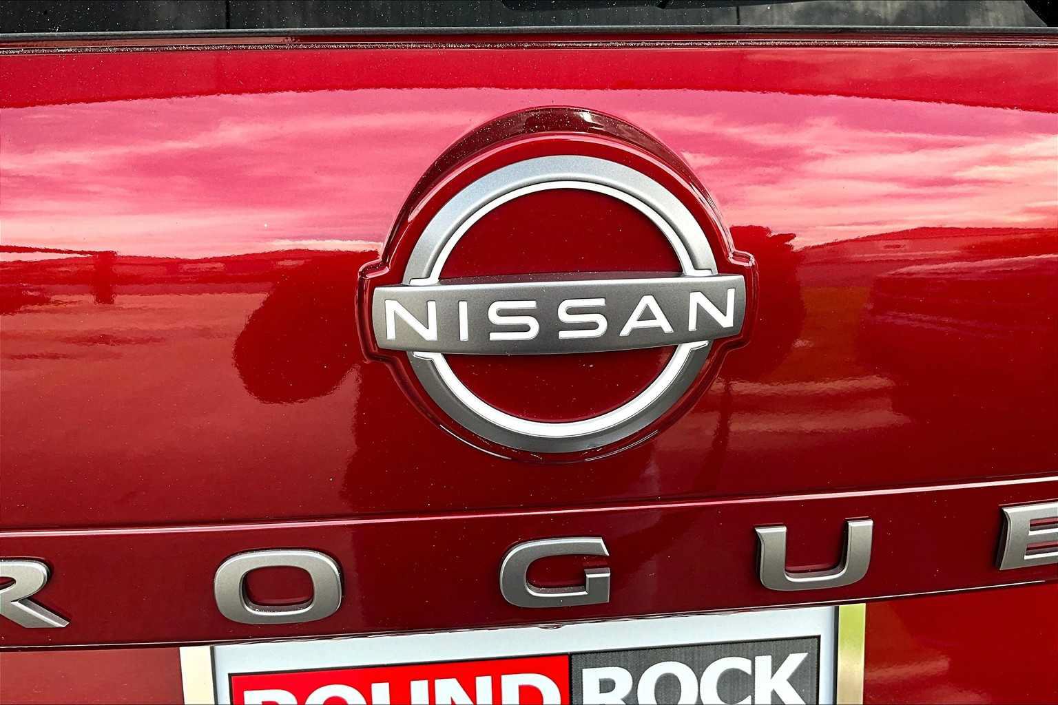 Used 2024 Nissan Rogue SL FWD image 30
