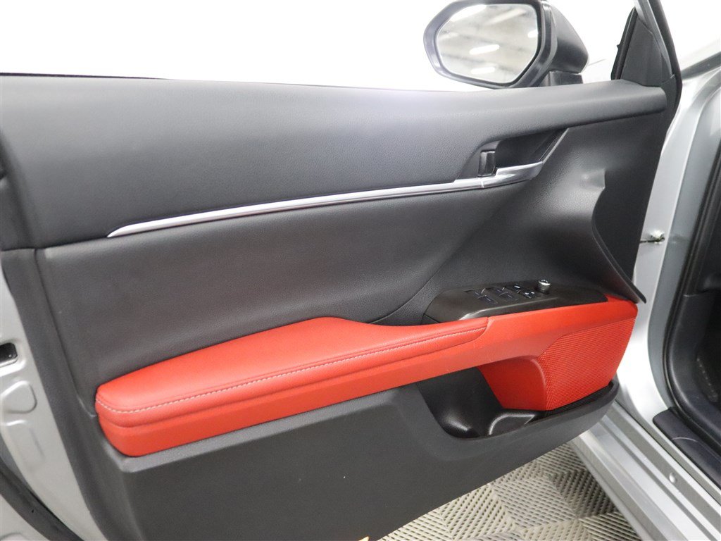 Used 2024 Toyota Camry XSE FWD image 16