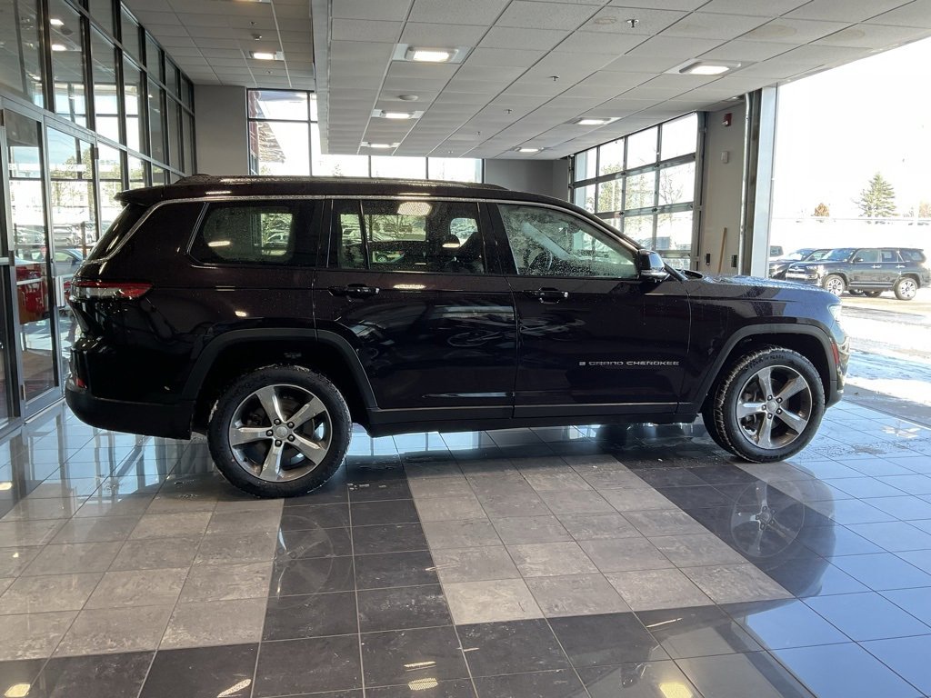 Used 2022 Jeep Grand Cherokee L Limited w/ Luxury Tech Group II image 6