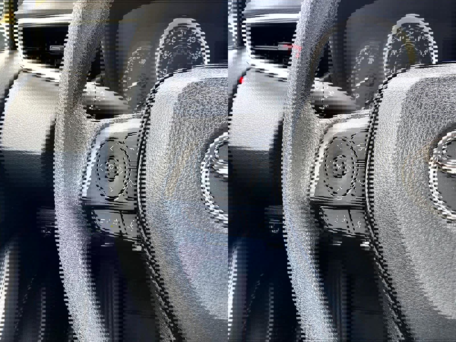 Used 2022 Toyota Corolla LE image 23