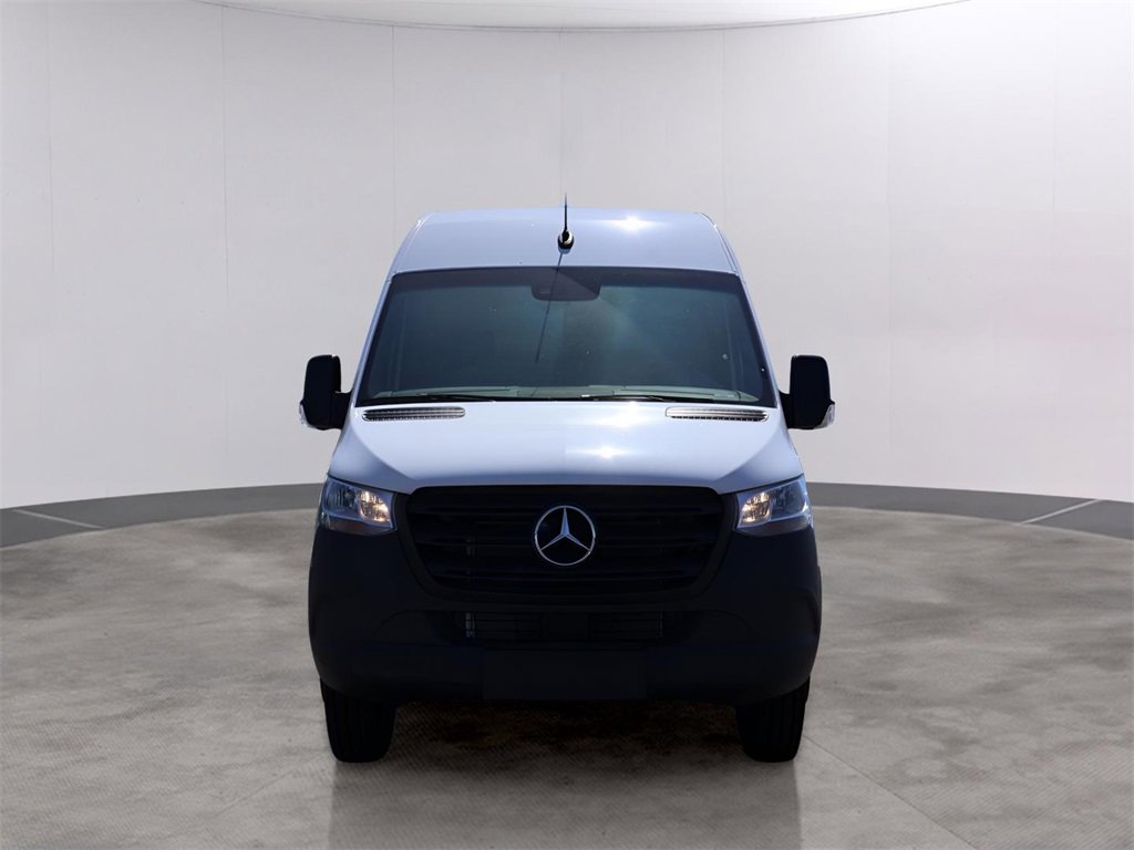Used 2024 Mercedes-Benz Sprinter 3500 image 2