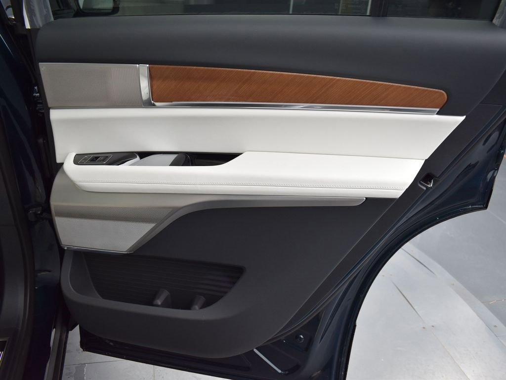 New 2026 Cadillac Vistiq Luxury w/ LPO, Floor Liner Package image 37