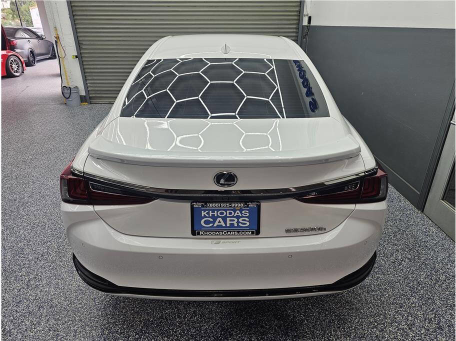 Used 2023 Lexus ES 300h F Sport w/ Accessory Package (Z2) FWD image 4