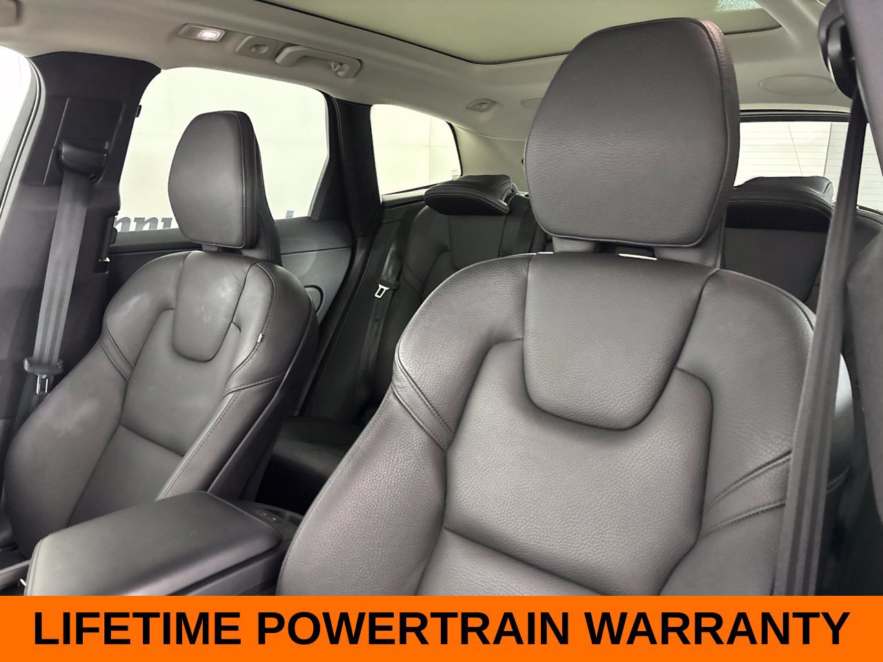 Used 2023 Volvo XC60 B5 Plus AWD/4WD image 13