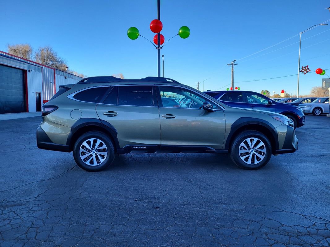 Used 2024 Subaru Outback Premium AWD/4WD image 8