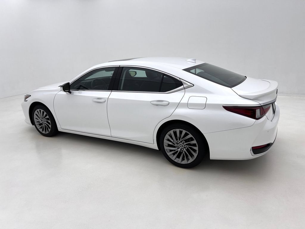 Used 2025 Lexus ES 300h w/ Luxury Package FWD image 10