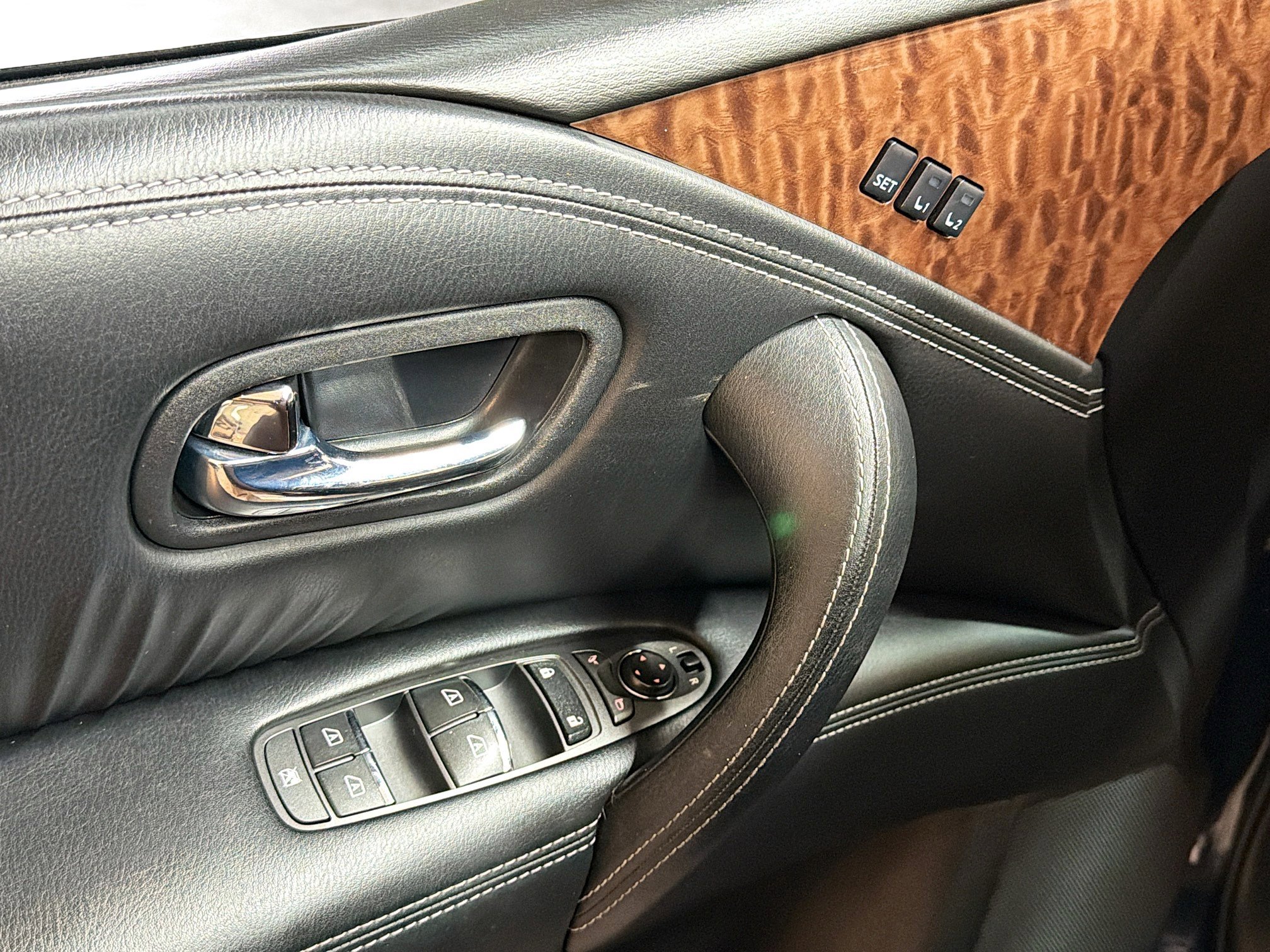 Used 2020 Nissan Armada SL w/ Premium Package image 15