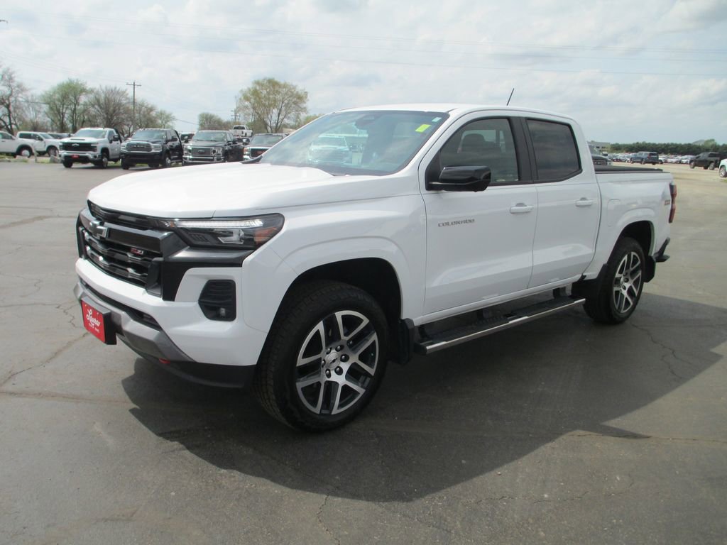 Used 2024 Chevrolet Colorado Z71 w/ Z71 Convenience Package 2 image 12