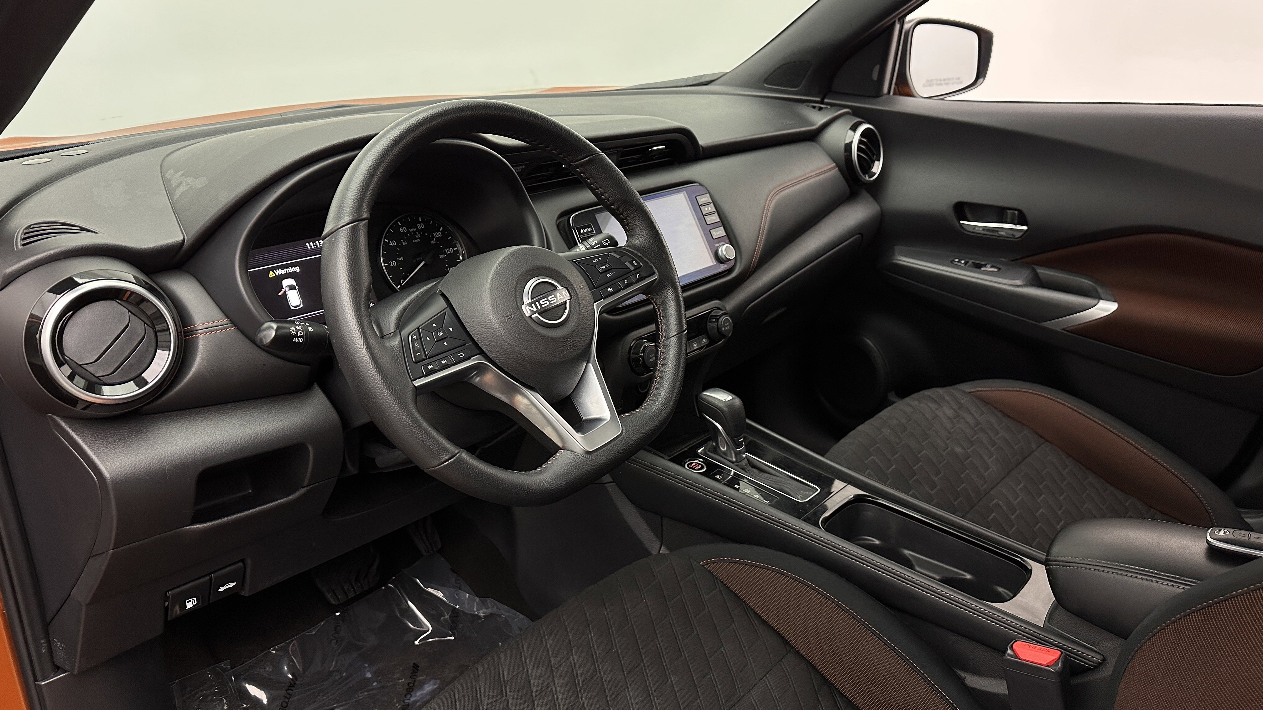 Used 2023 Nissan Kicks SR FWD image 8