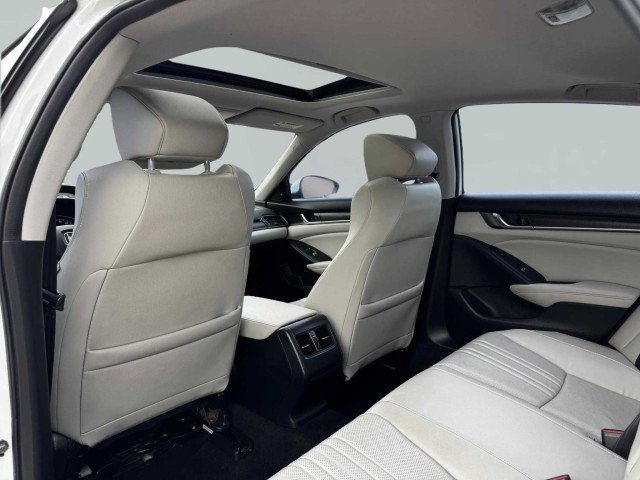 Used 2018 Honda Accord Touring image 37