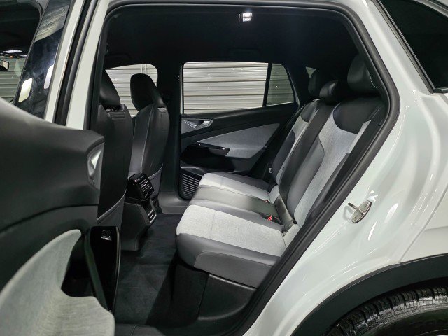 Used 2023 Volkswagen ID.4 2WD image 15