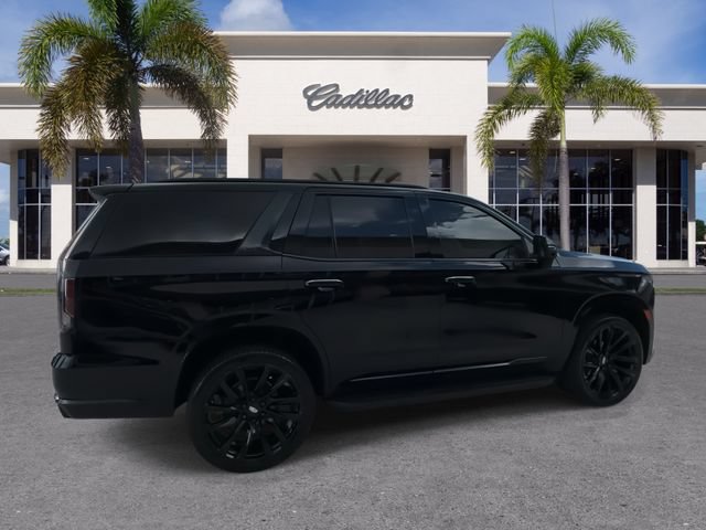 Used 2022 Cadillac Escalade Luxury w/ LPO, Illumination Package AWD/4WD image 15
