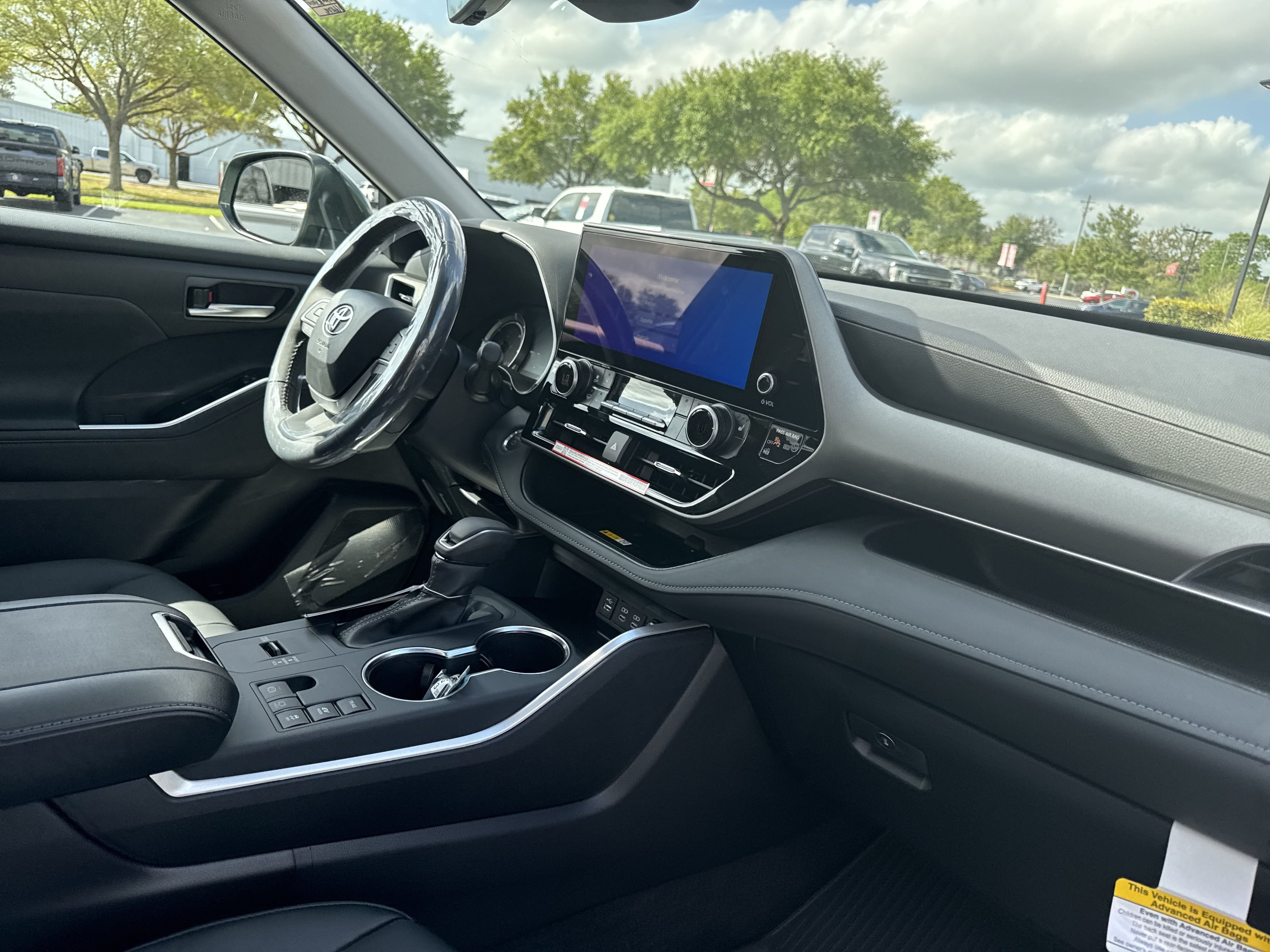 New 2025 Toyota Highlander XLE AWD/4WD image 34