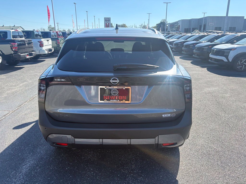 New 2027 Nissan Kicks SR FWD image 4
