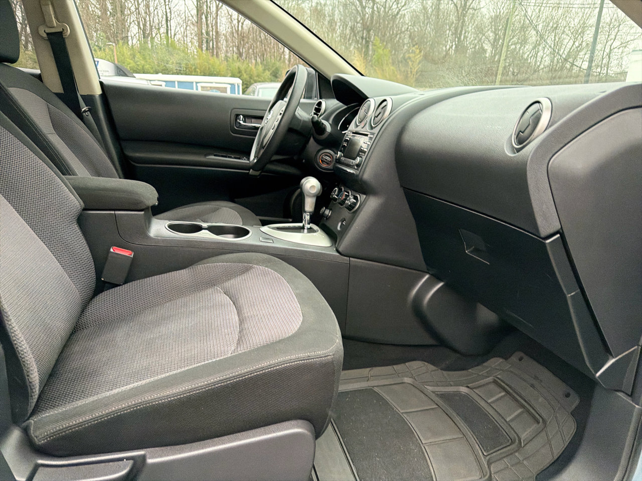 Used 2013 Nissan Rogue SV image 18