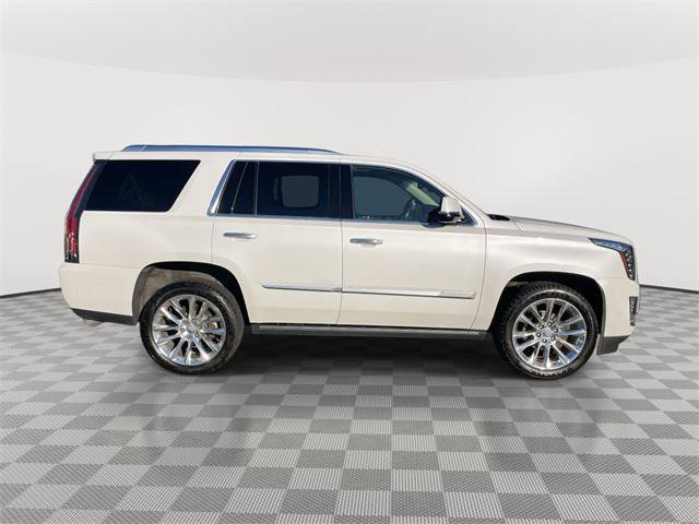 Used 2019 Cadillac Escalade Premium Luxury image 8