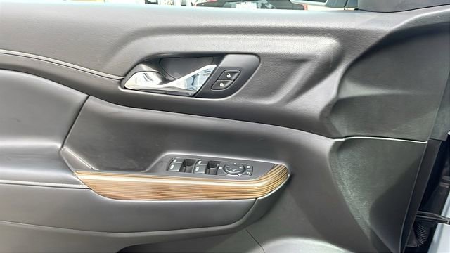 Used 2020 GMC Acadia SLE w/ Driver Convenience Package image 28