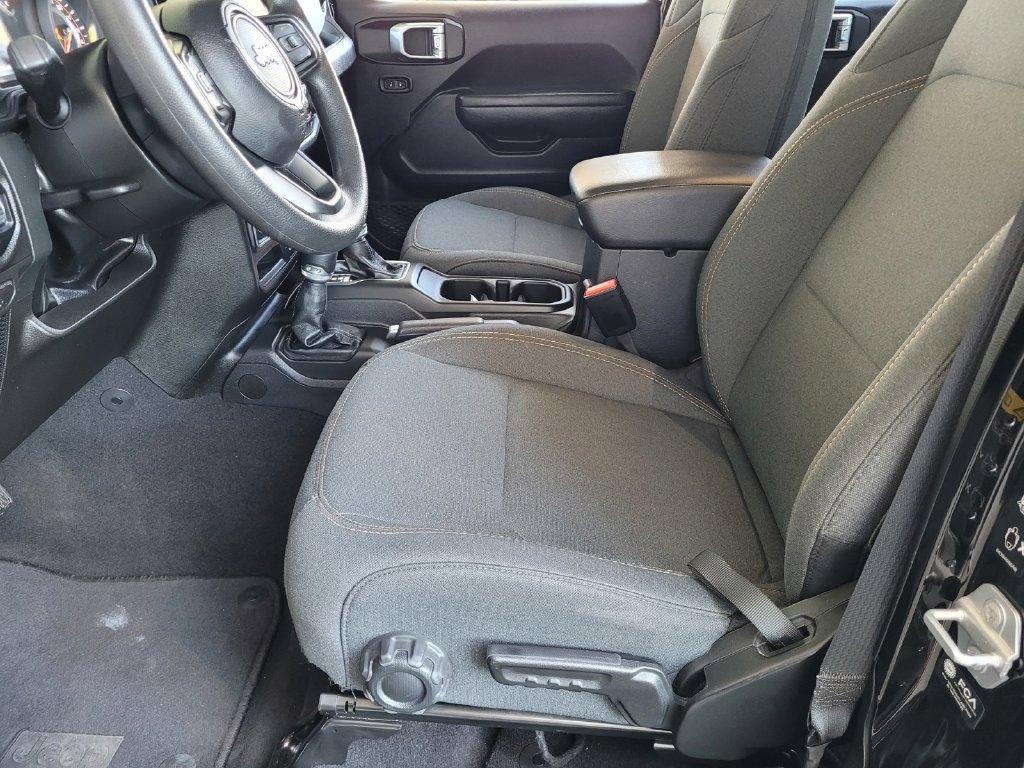 Used 2025 Jeep Gladiator Sport AWD/4WD image 12