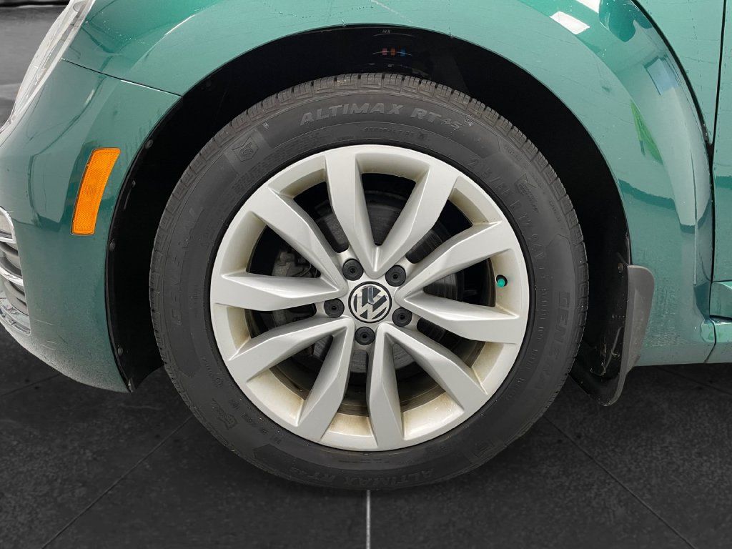 Used 2017 Volkswagen Beetle 1.8T S FWD image 12