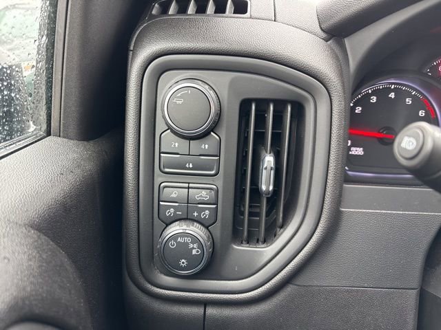 Used 2024 Chevrolet Silverado 2500 Custom w/ Custom Value Package image 18