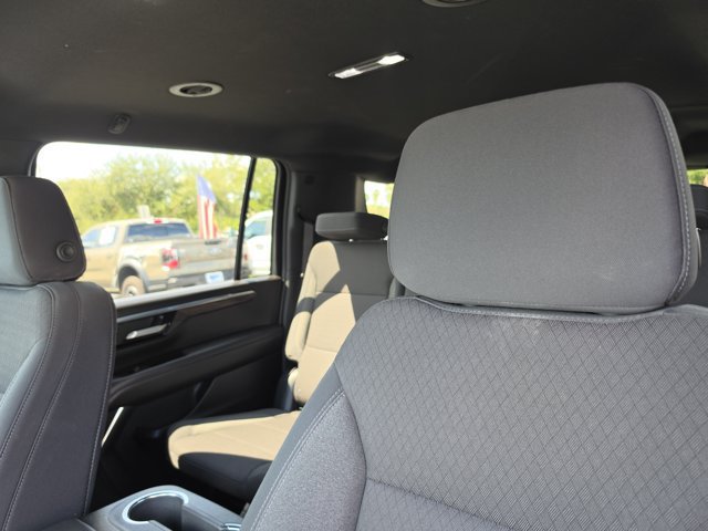 Used 2025 Chevrolet Suburban LS RWD image 23