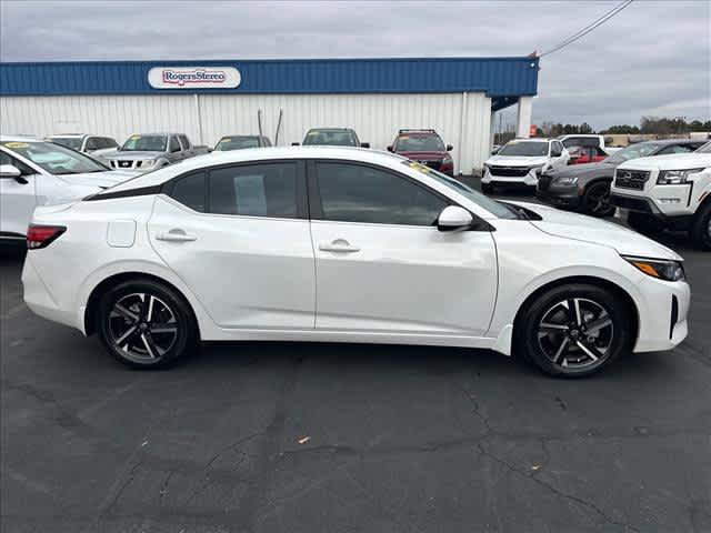 Used 2024 Nissan Sentra SV image 2