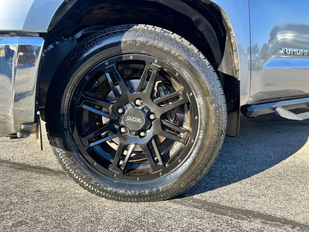 Used 2018 Toyota Tundra SR5 w/ SR5 Upgrade Package image 39