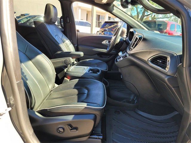 Used 2020 Chrysler Pacifica Limited w/ Advanced Safetytec Group image 26