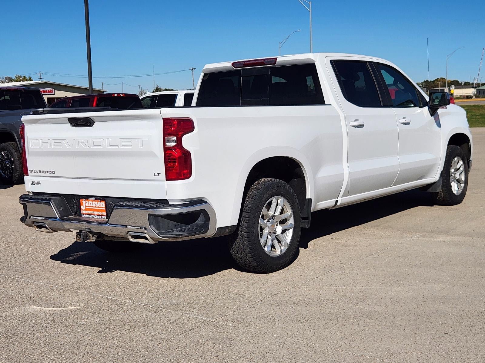 Used 2024 Chevrolet Silverado 1500 LT AWD/4WD image 7