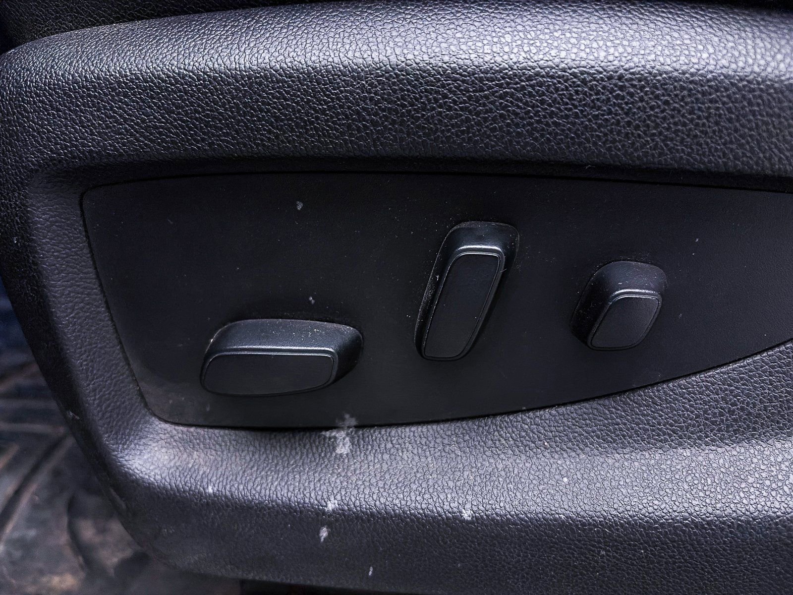 Used 2018 GMC Sierra 1500 SLT w/ SLT Premium Package image 17