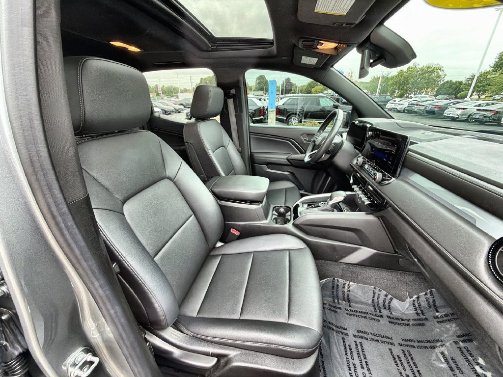 Used 2023 Chevrolet Colorado LT w/ LT Convenience Package III AWD/4WD image 23