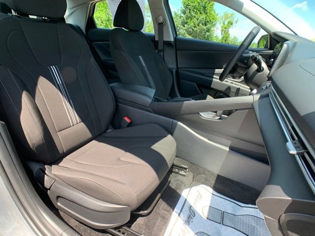 Used 2024 Hyundai Elantra SEL FWD image 25