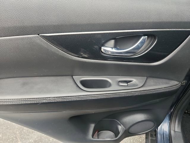 Used 2016 Nissan Rogue SL w/ SL Premium Package image 27