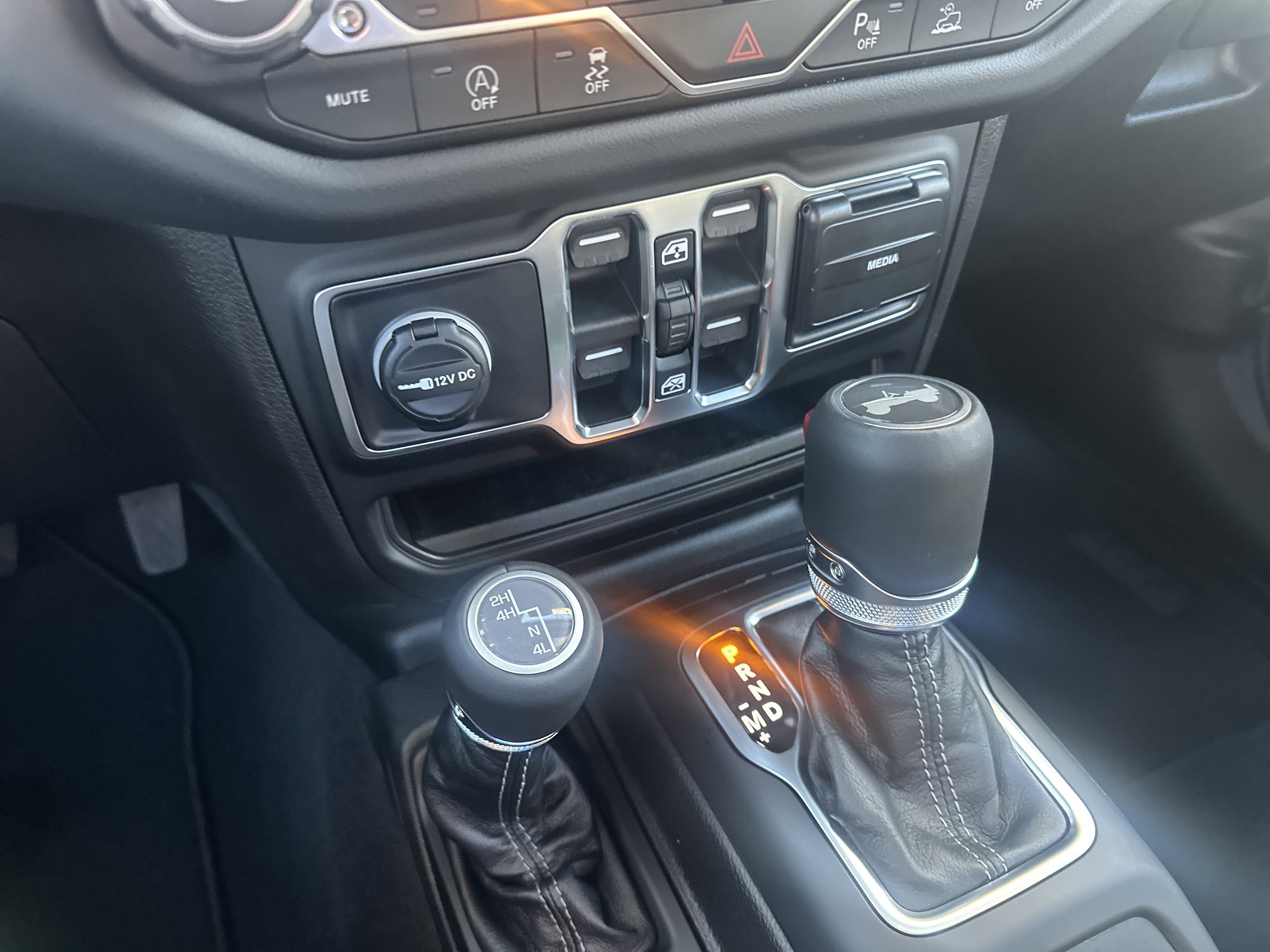 New 2026 Jeep Wrangler Unlimited Sahara AWD/4WD image 35