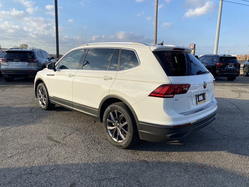 Used 2022 Volkswagen Tiguan SE image 3
