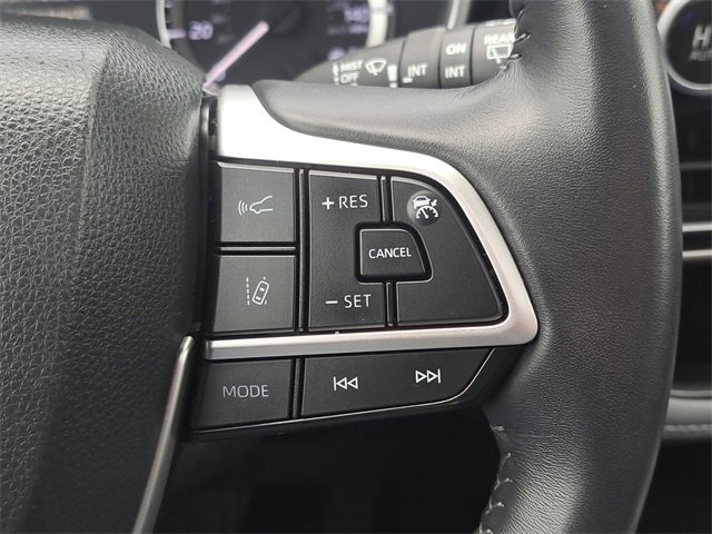 Used 2024 Toyota Highlander XLE image 29