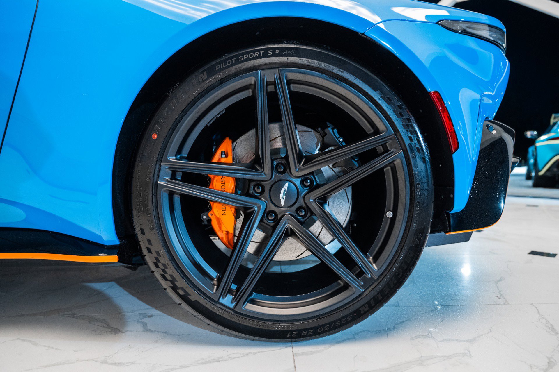 Used 2025 Aston Martin V8 Vantage Coupe image 44