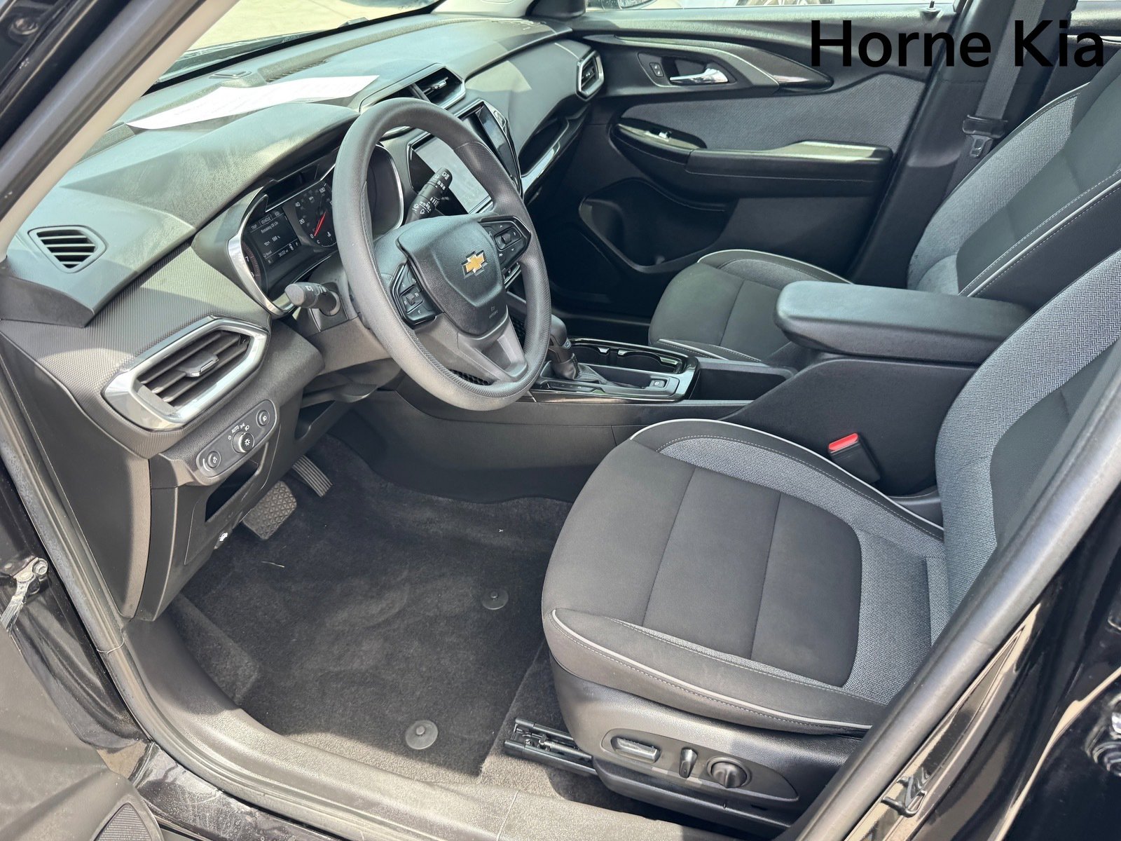 Used 2023 Chevrolet TrailBlazer LT w/ Convenience Package FWD image 9