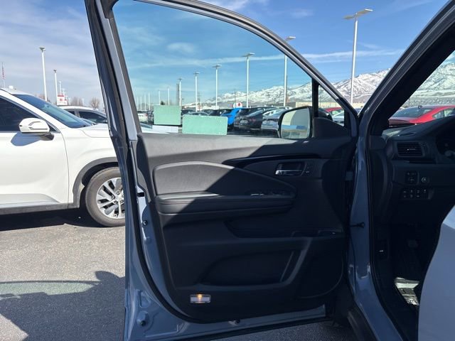 New 2026 Honda Ridgeline Black Edition image 10