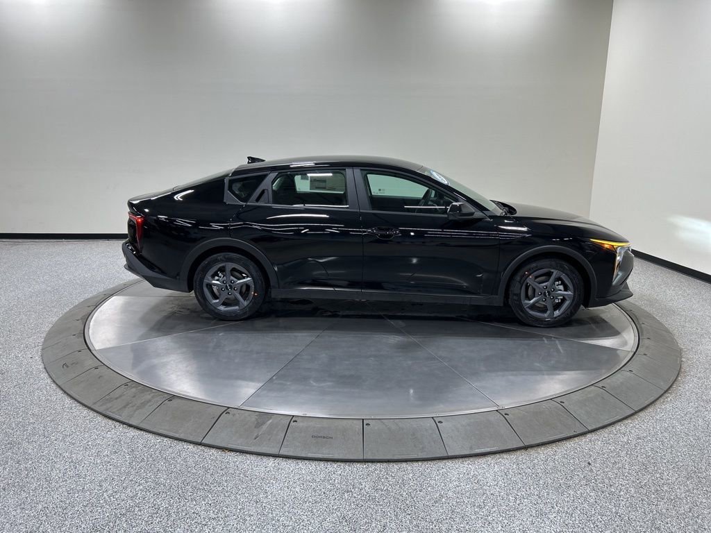 New 2026 Kia K4 LXS image 4