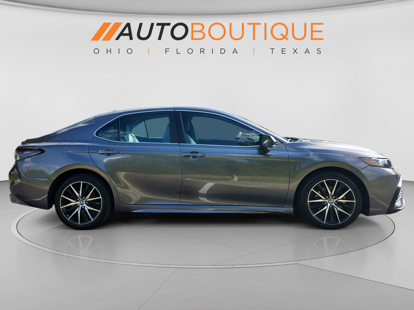 Used 2023 Toyota Camry SE FWD image 6