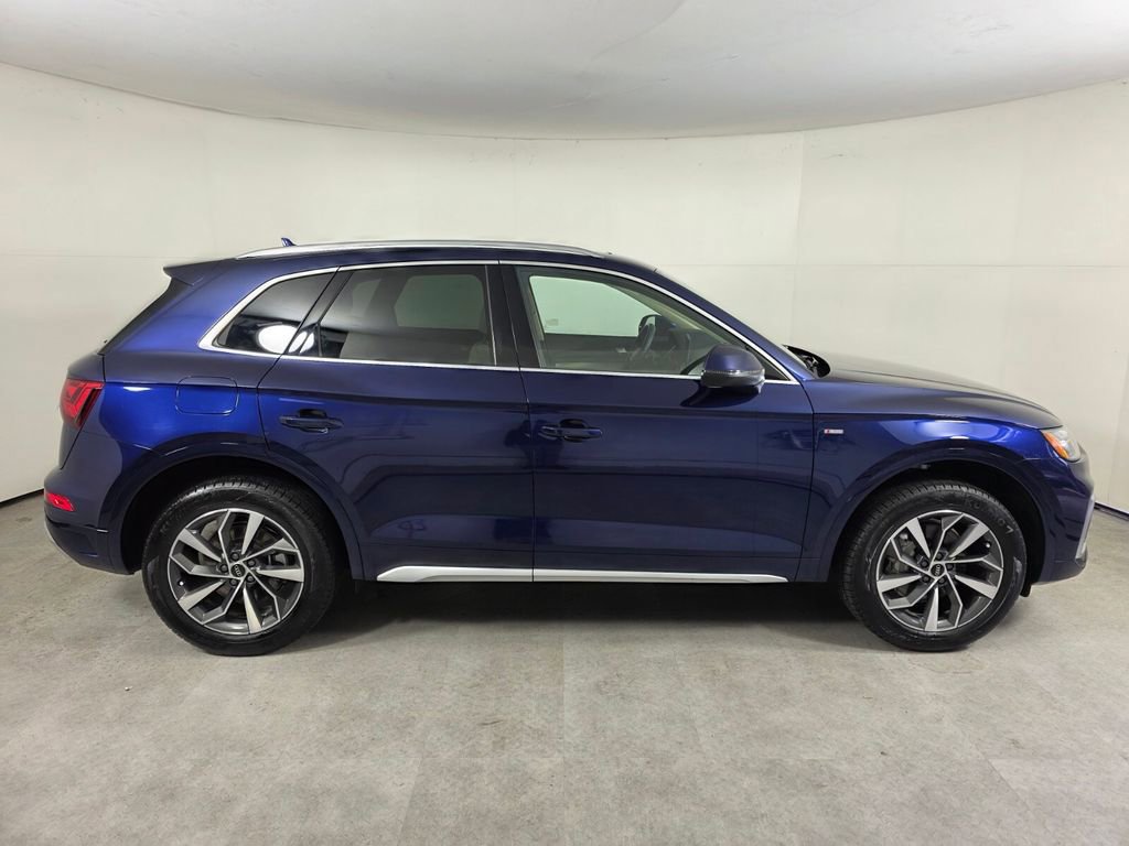 Used 2024 Audi Q5 2.0T Premium image 3