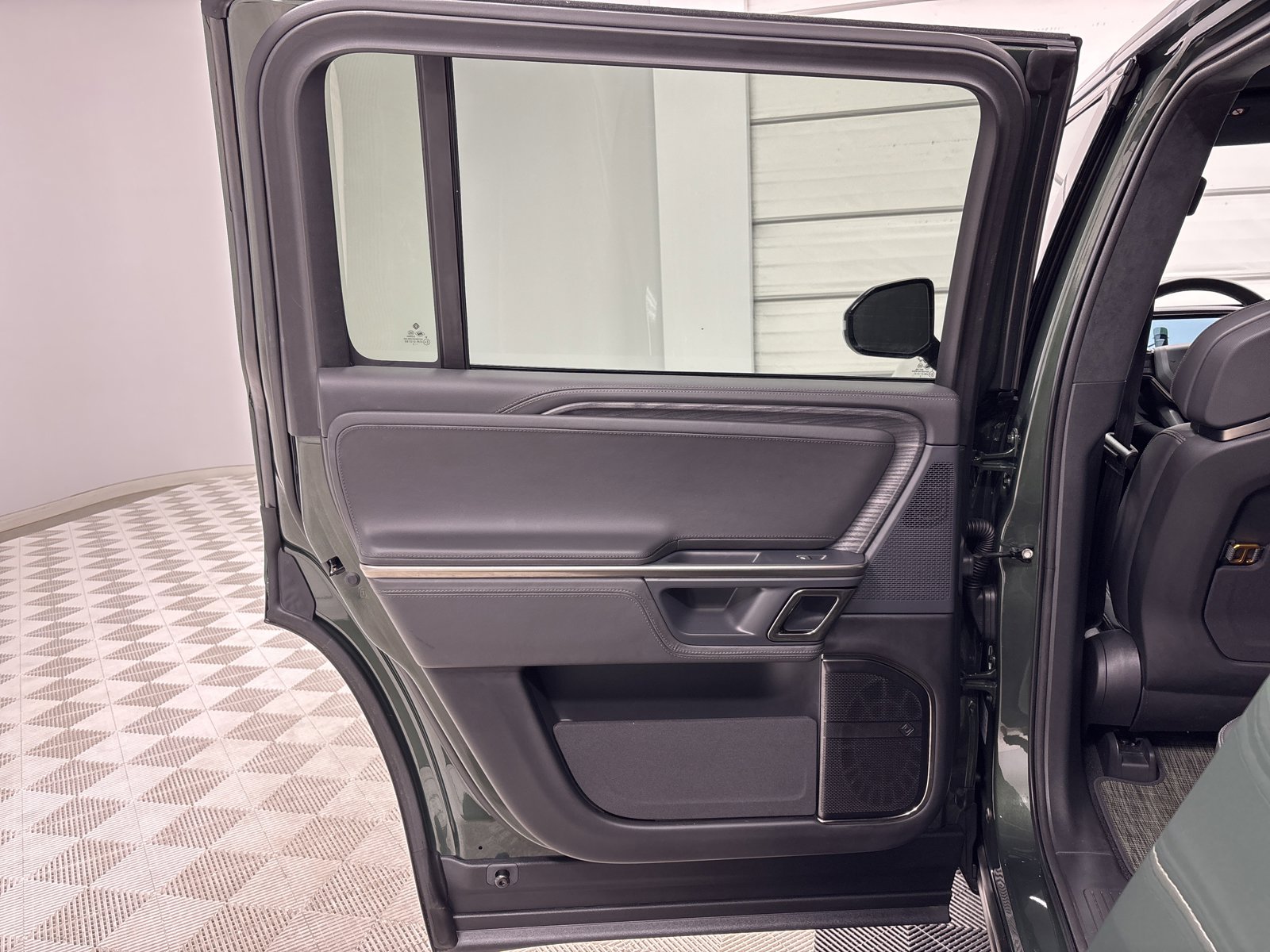 Used 2023 Rivian R1S Adventure image 17