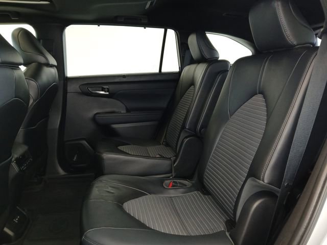 Used 2022 Toyota Highlander XSE image 12