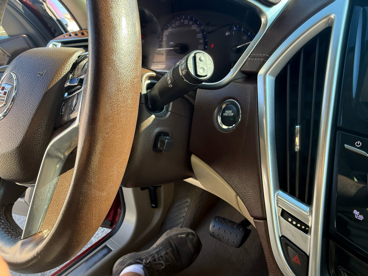 Used 2015 Cadillac SRX Luxury w/ Driver Awareness Package image 51